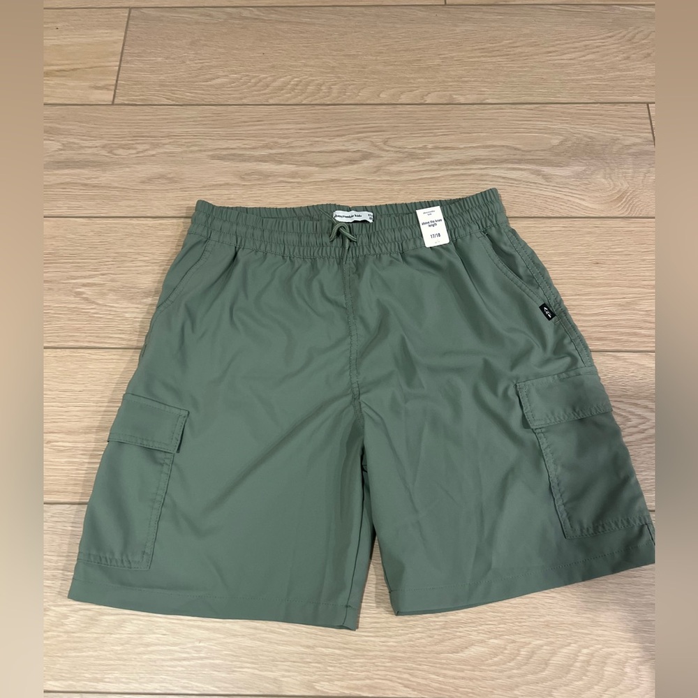 Abercrombie kids cargo shorts green size 17/18 NWT